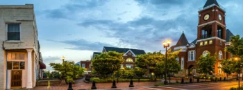 Infographic-Star Studded Resident Reviews Infographic-Hero